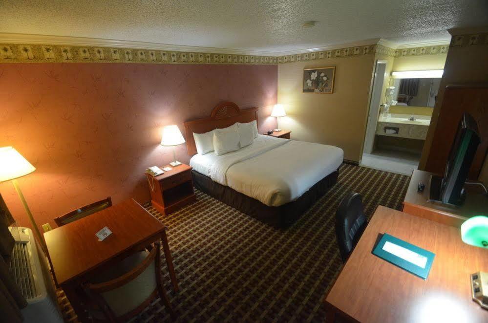 Comfort Inn & Suites Куейкъртаун Екстериор снимка